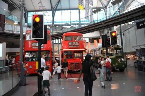 �׶��μǣ���������������Ӣ�׽�ͨ�羰